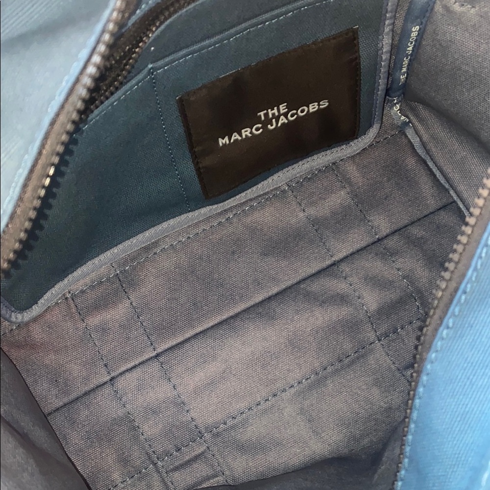 Marc Jacobs Blue and Cream Tote Bag with Elegant Design and cream strap - Picture 6 of 10